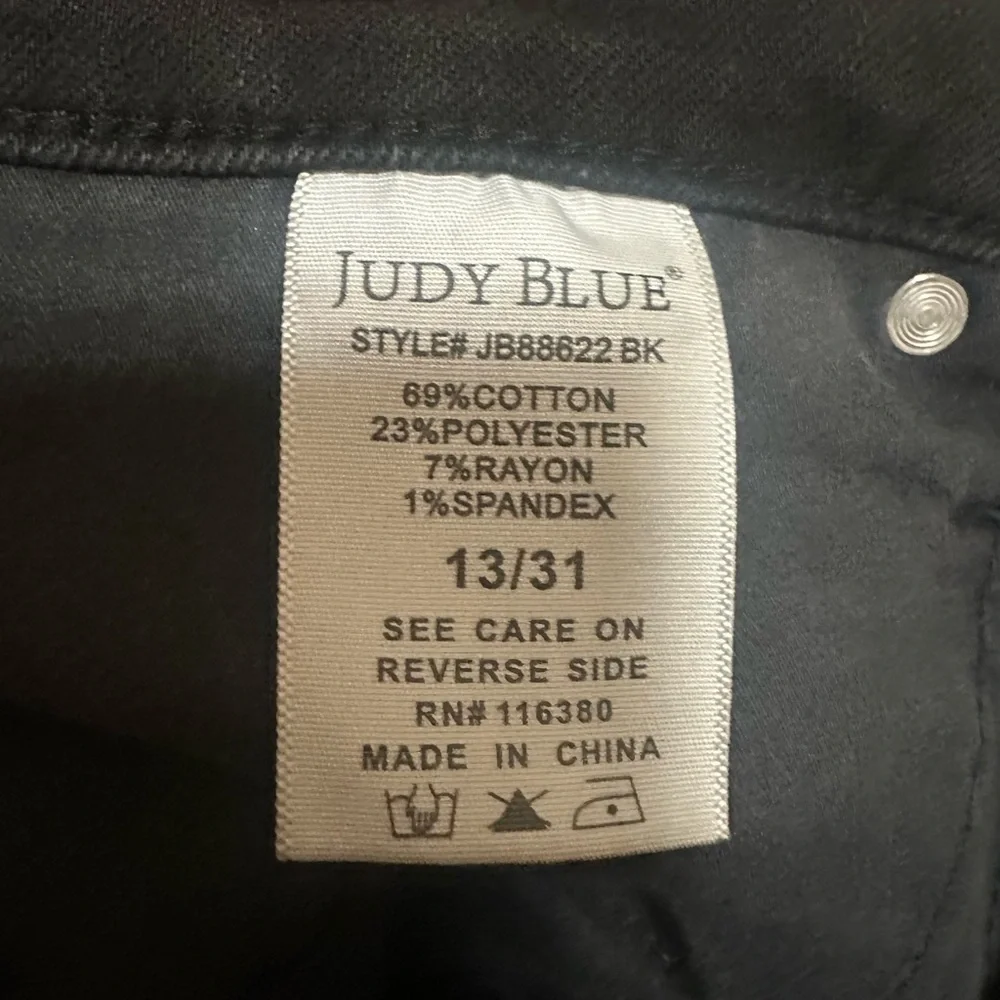 Women’s Judy Blue Flare Jeans Black Distressed Ripped Stretch‎ Goth Size 13/31.